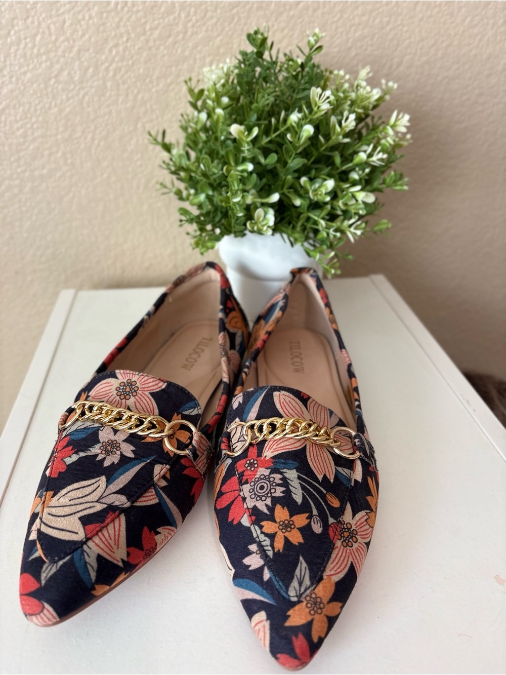 Tilocow Floral Pointed Toe Chain Accent Loafers Flats Size 8.5